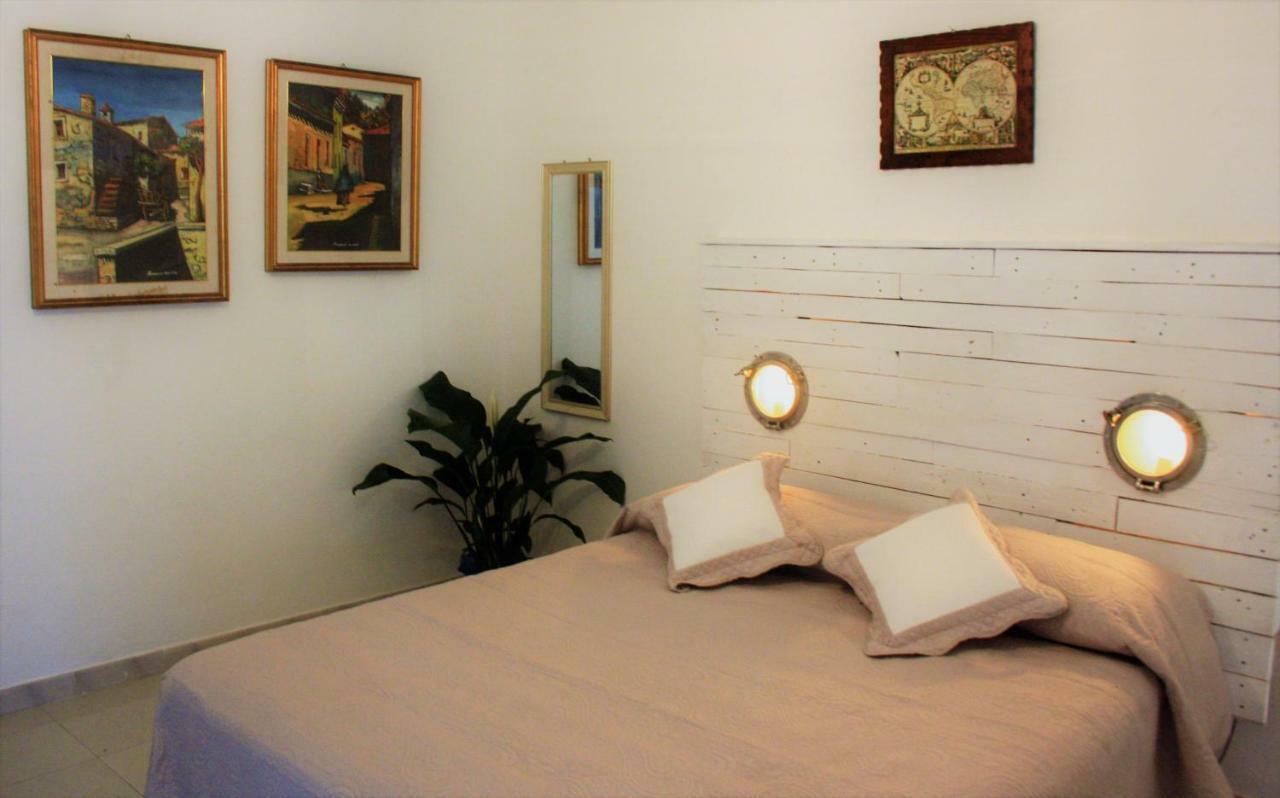 Casa Gandamar B&B Santa Teresa Gallura Exteriör bild